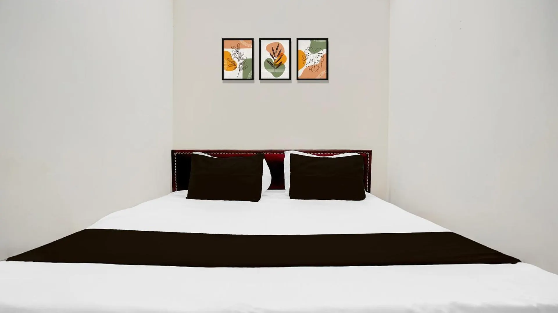 Hotel O Sainik Guest House Chandigarh