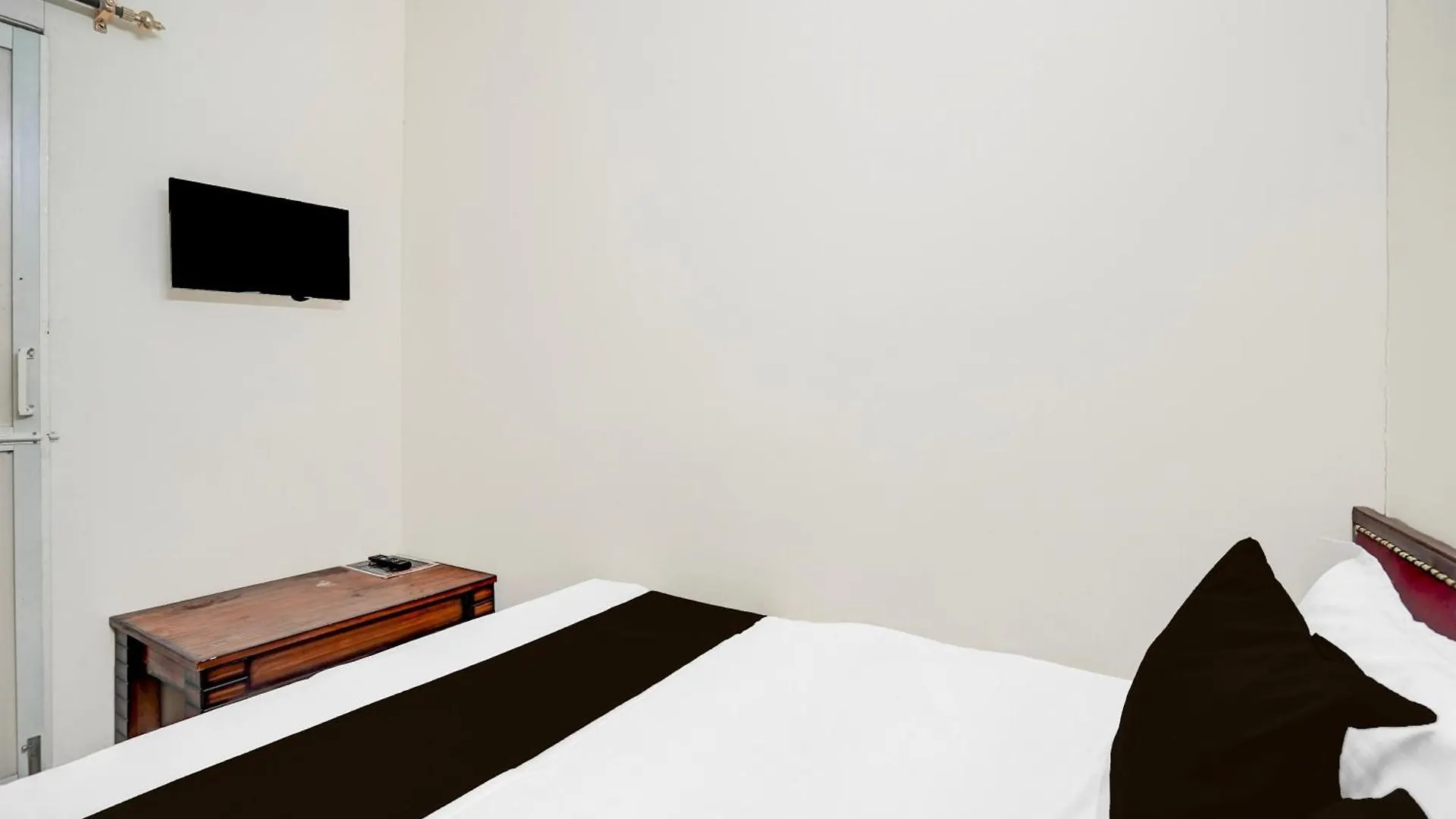 Hotel O Sainik Guest House Chandigarh