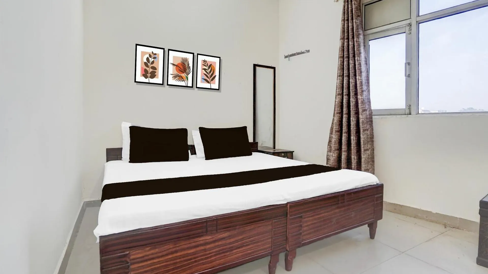 Hotel O Sainik Guest House Chandigarh